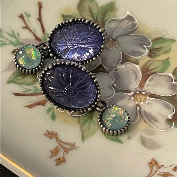 Vintage Avon Molded Blue Lucite & Faux Opal Drop Earrings (Pierced) - Picture 6 of 7